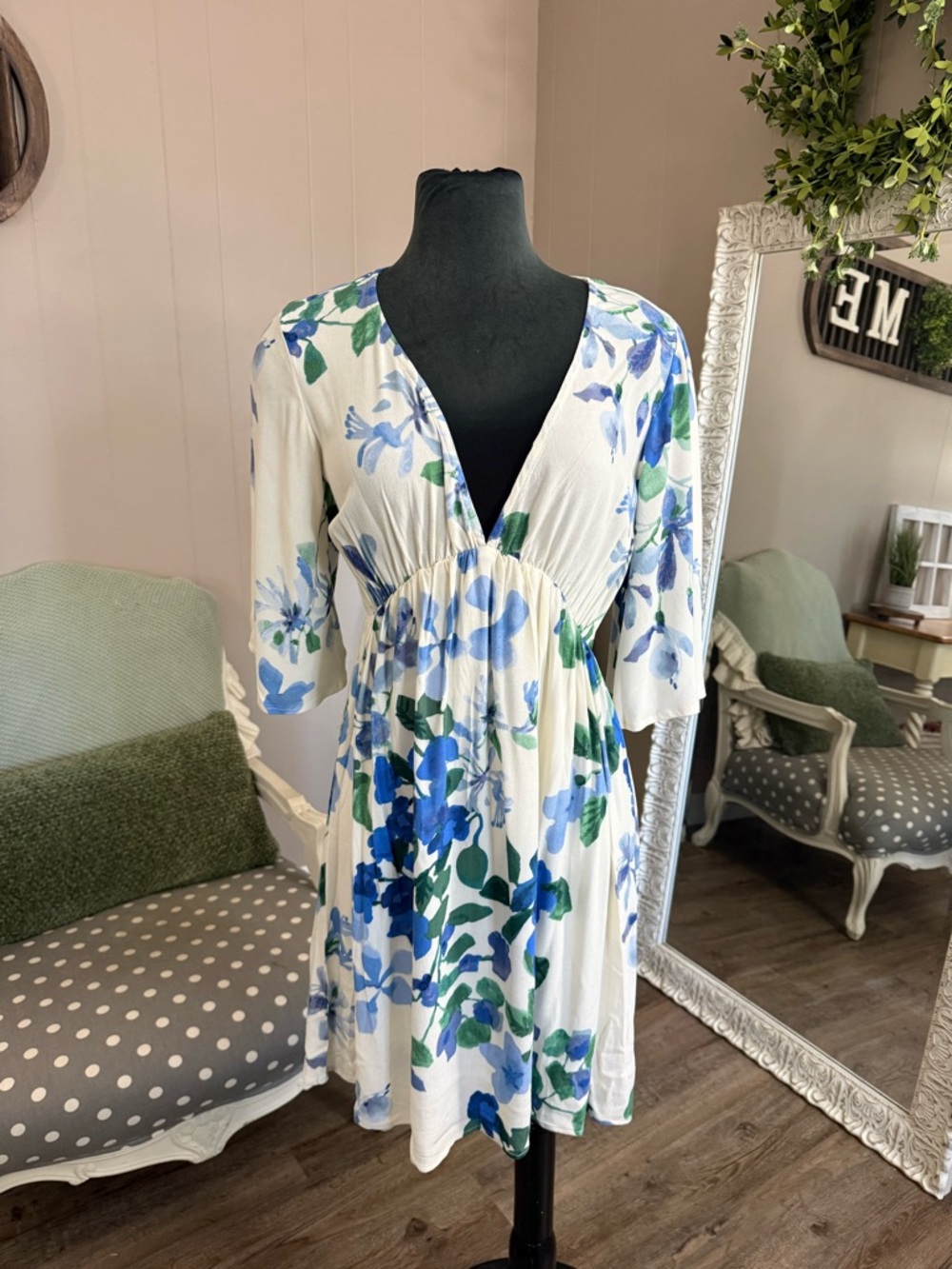 Lovestitch • Blue Hawaiian Resort Dress - Picture 8 of 12
